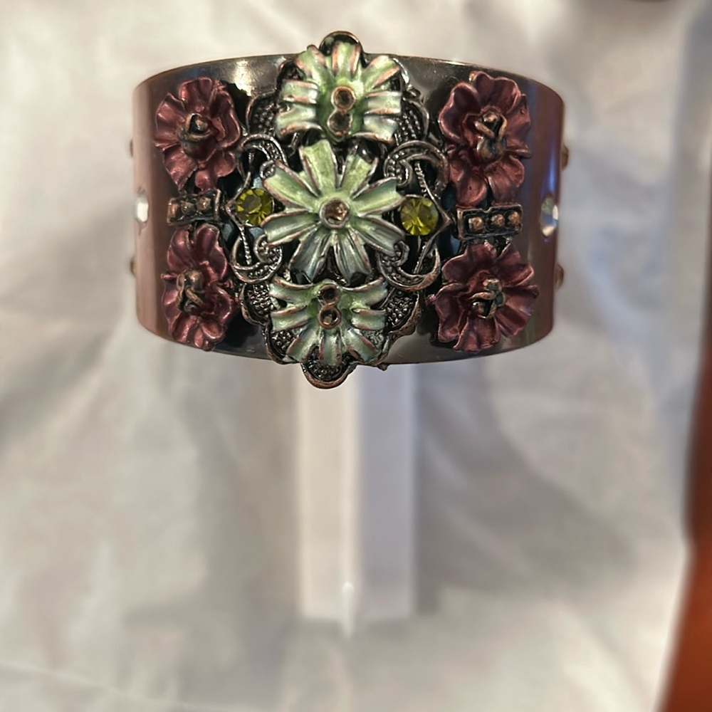 Nice cuff copper bracelet, rhinestones studs on sides. Like new , worn once